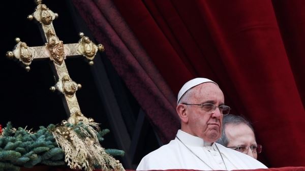 Поцелуй Папы Римского излечил девочку от рака мозга